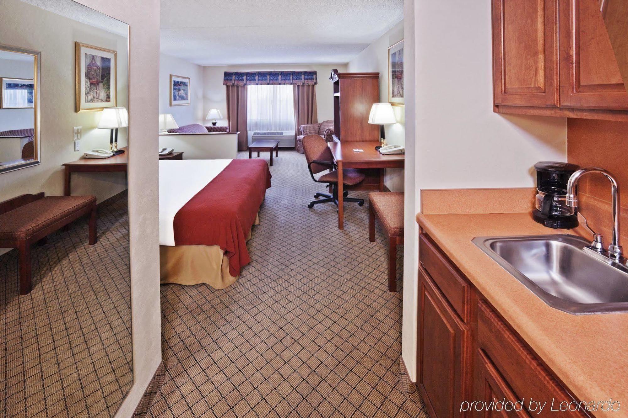 Holiday Inn Express Hotel And Suites Mesquite, An Ihg Hotel Bilik gambar